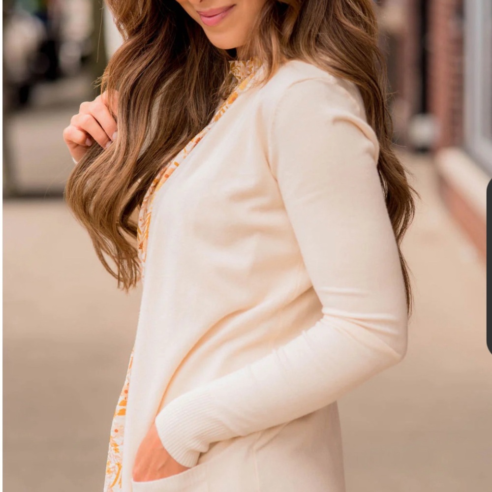 Betsey's Super Soft Pocket Tunic Cardigan Cream XL